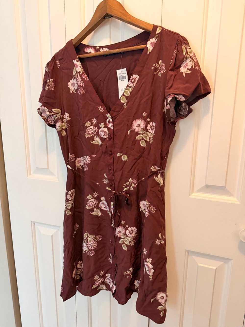 Abercrombie and Fitch. Size Medium. Skater Dress. - Picture 7 of 9